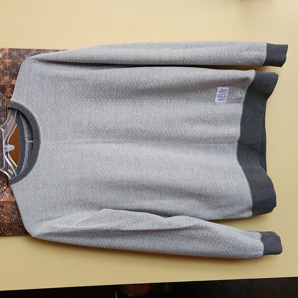 Vive Reversible Sweatshirt - Picture 2 of 3